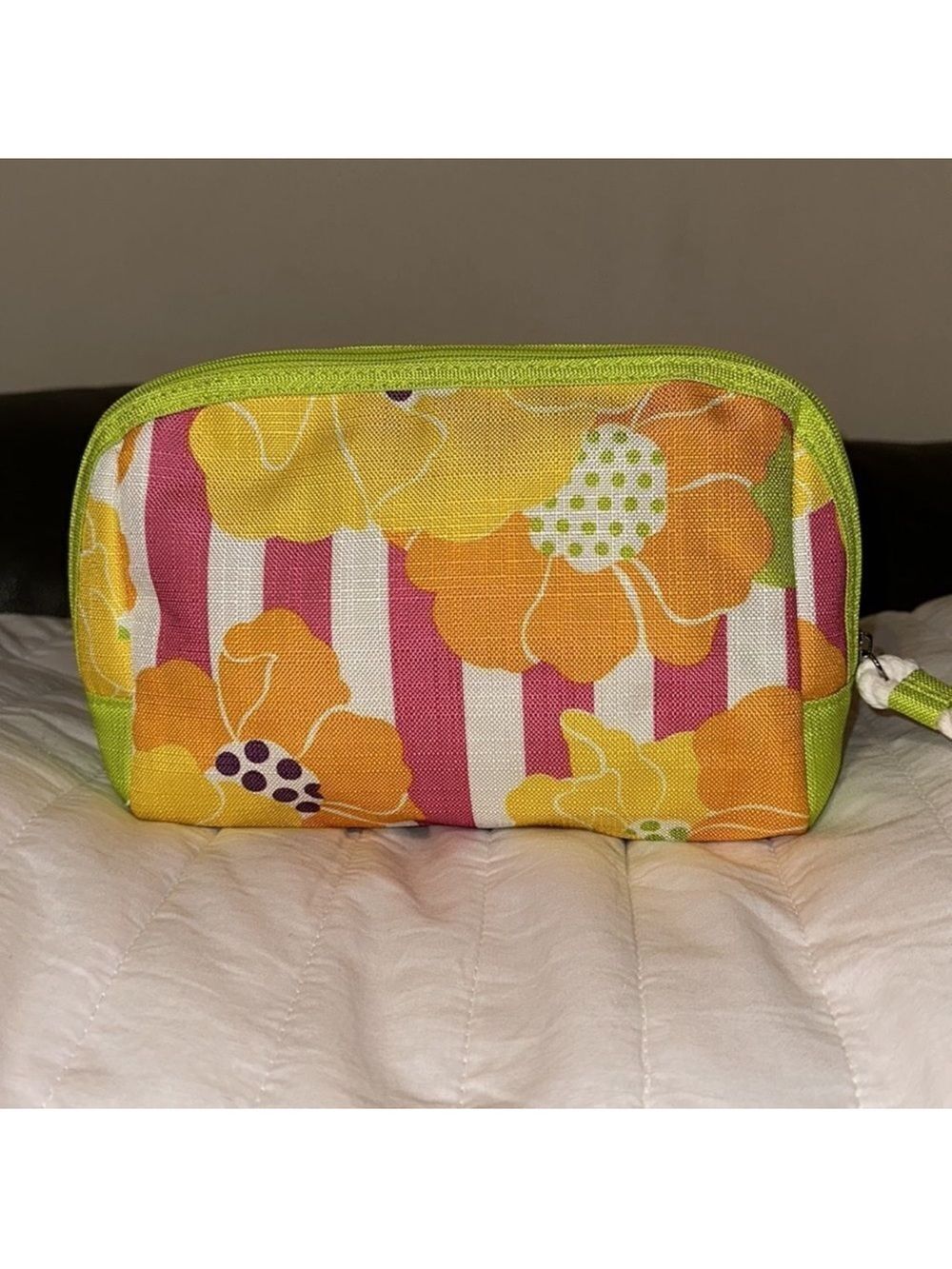 CLINIQUE Mid Sized Green Pink White Orange Purple Floral Make-Up Toiletry Bag
